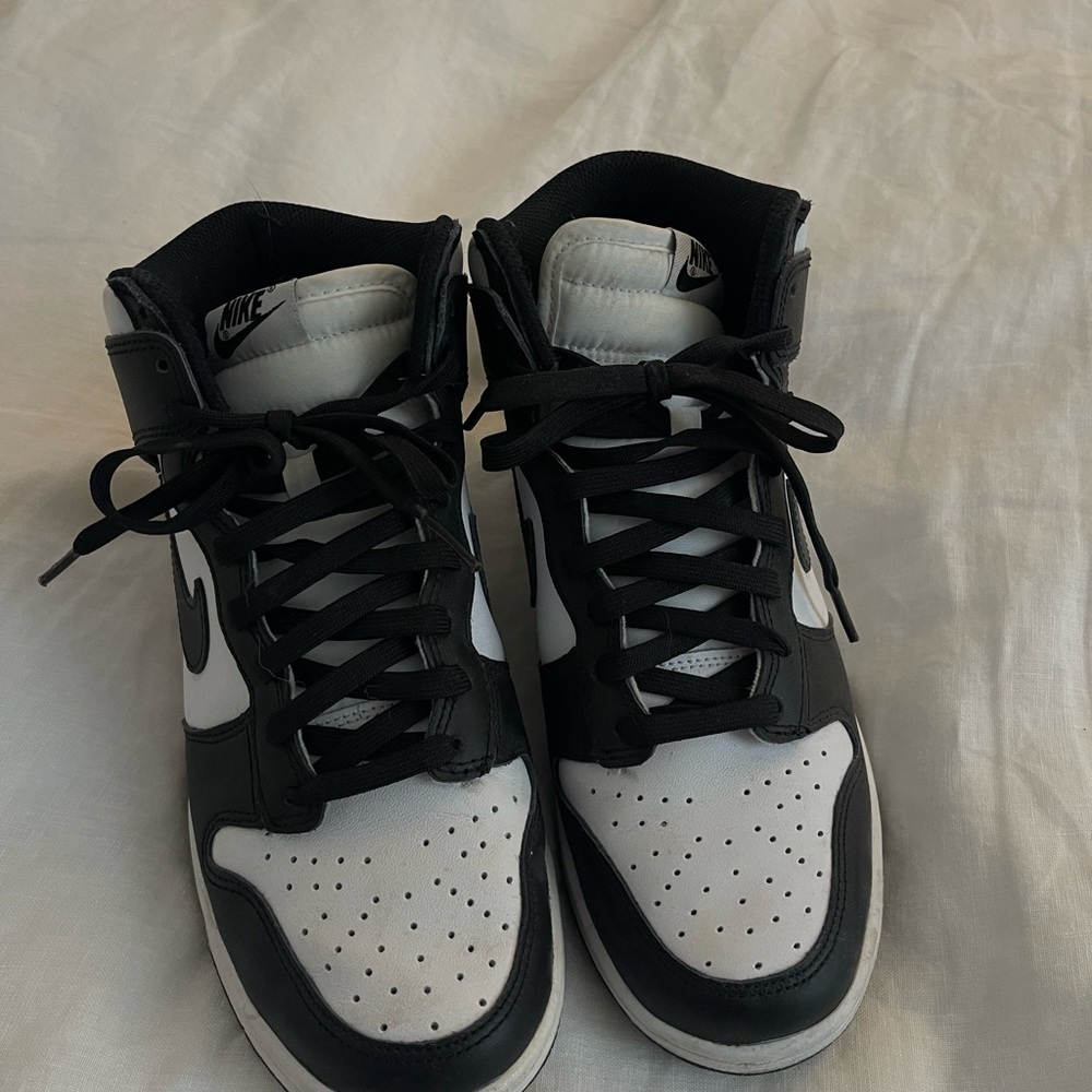 Nike Dunks Black and White Panda High-Tops